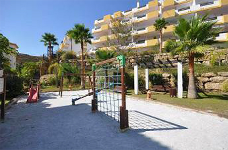 play area children terrass golf penthouse mijas bilde